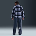 ナイキ スポーツウェア メンズ オープンヘム グラフィック フリース パンツ