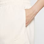 กระโปรงลายทางผ้าแจ็คการ์ดผู้หญิง Nike Sportswear