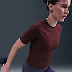 Playera de manga corta Dri-FIT para mujer Nike Zenvy Rib