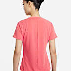 เสื้อแขนสั้นทรงมาตรฐานผู้หญิง Nike Dri-FIT One Luxe