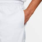 กางเกงขาสั้น Flow ผู้ชายแบบทอ Nike Club