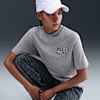 T-shirt o obszernym, pudełkowym kroju Nike Sportswear