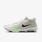 LeBron Witness 8 Basketball Shoes