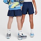 Shorts de tejido Woven de 12 cm para niños talla grande Nike Sportswear Club