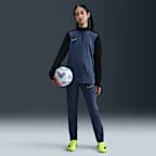 Nike Academy Older Kids' Dri-FIT Long-Sleeve 1/4-Zip Football Drill Top