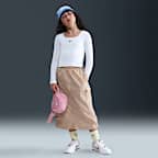 เสื้อแขนยาวคอเหลี่ยมเด็กโต Nike Sportswear (หญิง)