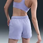 나이키 스포츠웨어 클럽 플리스 여성 미드라이즈 4인치 그래픽 쇼츠