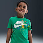Playera infantil Nike Club Revealed