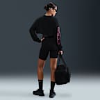 Playera de manga larga oversized cropped para mujer Nike After Dark Tour