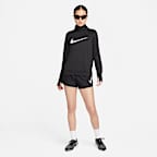 กางเกงวิ่งขาสั้นเอวปานกลางมีซับในผู้หญิง Nike Dri-FIT Swoosh Run