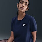 Nike Sportswear Club Essentials Women's T-Shirt