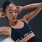 Nike Indy 輕度支撐型女款可調式襯墊運動內衣