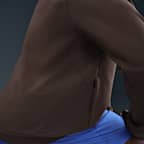 Sudadera de cuello redondo de alto rendimiento Dri-FIT con protección UV para hombre Nike Primary Fleece