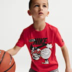 Playera con gráfico “Heat For Your Feet” para niño talla pequeña Nike