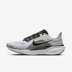 Nike Zoom Pegasus 41 Straßenlaufschuh (Herren) - Weiß/Metallic Gold/Light Smoke Grey/Schwarz