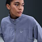 Chamarra con protección UV Repel oversized para mujer Nike Sportswear Everything Wovens