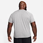 Playera de manga corta Dri-FIT UV para hombre (personas altas y tallas grandes) Nike Swim Hydroguard Essential