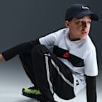 Nike Sportswear Tech Fleece Jogger mit reflektierenden Akzenten (ältere Kinder)