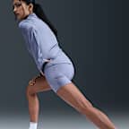 Shorts de correr ajustados de tiro alto de 10 cm con bolsillos para mujer Nike Swift