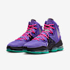Scarpa da basket LeBron 19