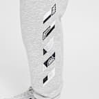 Pants de French Terry Nike Sportswear "Outside the Lines" para niños talla pequeña