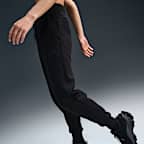 Nike Sportswear Tech Fleece joggebukse med mellomhøyt liv til dame