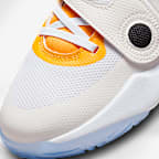 Nike Team Hustle D 11 Older Kids' Basketball Shoes