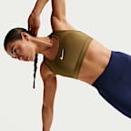 Brassière de sport rembourrée Nike Swoosh à maintien normal pour femme