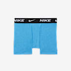 Βαμβακερό μποξεράκι Nike Everyday με στάμπα για μεγάλα παιδιά (συσκευασία τριών τεμαχίων)