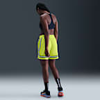 Shorts de básquetbol Dri-FIT de 13 cm para mujer Nike Crossover