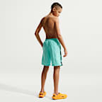 Shorts de playa o alberca con forro de ropa interior de 18 cm para niño talla grande Nike Swim Breaker Logo Tape