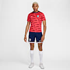 England Academy Pro Men's Nike Dri-FIT Football Pre-Match Short-Sleeve Top