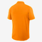 Polo universitario Nike Dri-FIT para hombre Tennessee Primetime Victory Primary Logo