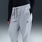 Joggingbyxor Nike Sportswear Tech Fleece med mellanhög midja för kvinnor (Plus Size)