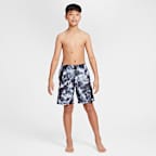 Traje de baño tipo shorts cargo con forro interior de 18 cm Nike Swim Voyage para niños talla grande