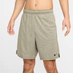 Shorts versátiles Dri-FIT de 18 cm sin forro para hombre Nike Totality