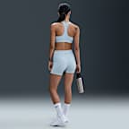 สปอร์ตบราผู้หญิงเสริมฟองน้ำ Nike Swoosh Medium Support