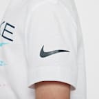 Playera Sportswear Swoosh infantil Nike Sportswear