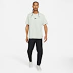 Nike Sportswear Premium Essentials 男款 T 恤