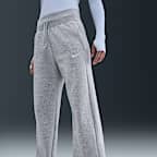 Pants de entrenamiento de tiro alto y piernas anchas para mujer Nike Sportswear Phoenix Fleece