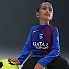Paris Saint-Germain Academy Pro Third Older Kids' Nike Dri-FIT Total 90 Football Pre-Match Long-Sleeve Top