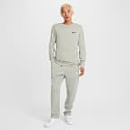 Nike Sportswear Club Long-Sleeve T-Shirt