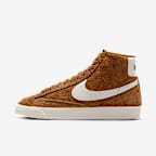 Light British Tan/Hyper Crimson/Sail