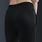 Paris Saint-Germain Tech Nike Total 90 Fleece Normal Belli Kadın Futbol Jogger'ı