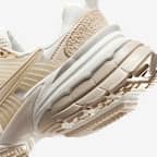 ナイキ V2K ラン ウィメンズシューズ