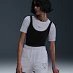 Shorts con gráfico de tiro medio de 10 cm para mujer Nike Sportswear Club Fleece