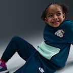 Conjunto de sudadera con gorro sin cierre y joggers de tejido Fleece para niños talla pequeña Nike