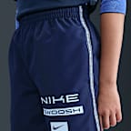 Vävda shorts Nike Multi Dri-FIT för ungdom (killar)