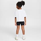Conjunto de playera y shorts Wild Flower Boxy infantil Nike