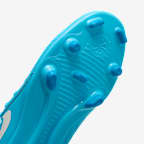 Nike Jr. Phantom Luna 2 Club Younger/Older Kids' Multi-Ground High-Top Football Boot